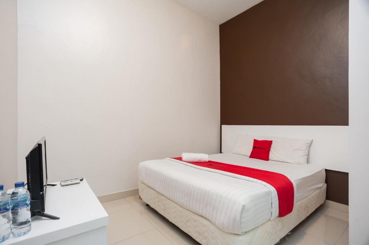 Hotel Reddoorz Syariah Near Taman Air Mancur Bogor Exterior foto