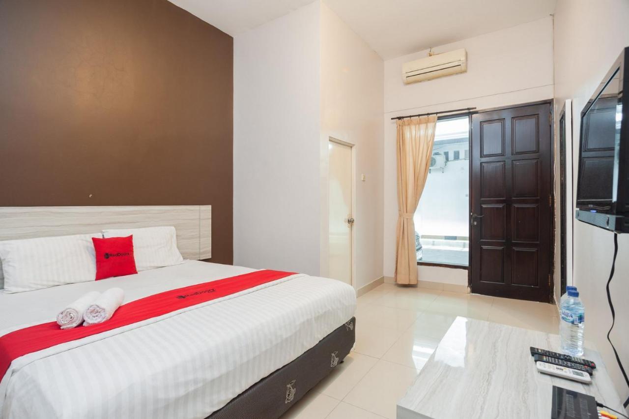 Hotel Reddoorz Syariah Near Taman Air Mancur Bogor Exterior foto